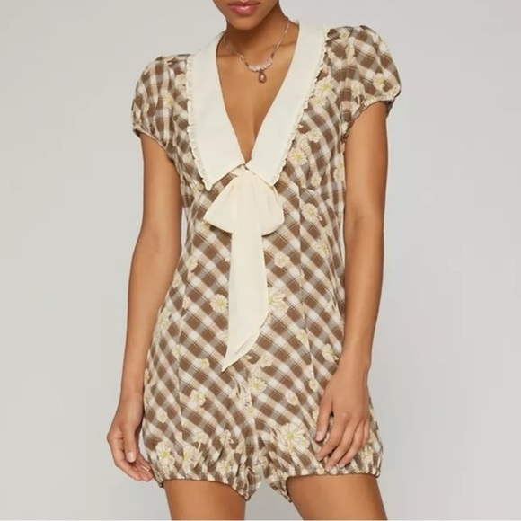 Urban Outfitters Kimchi Blue Bloomer Romper Plaid Ethereal Bow Dainty Size Small - Picture 1 of 11